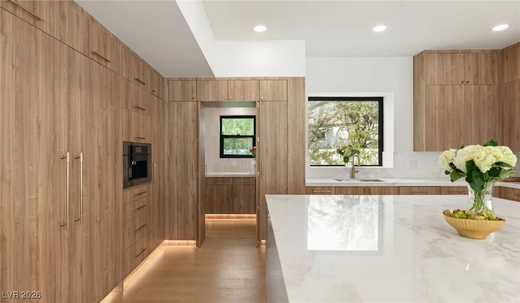 204 Luxaire, Las Vegas, NV 89144