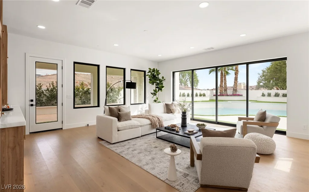 204 Luxaire, Las Vegas, NV 89144