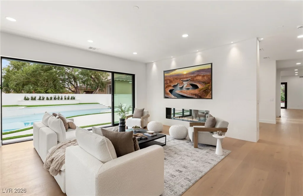 204 Luxaire, Las Vegas, NV 89144