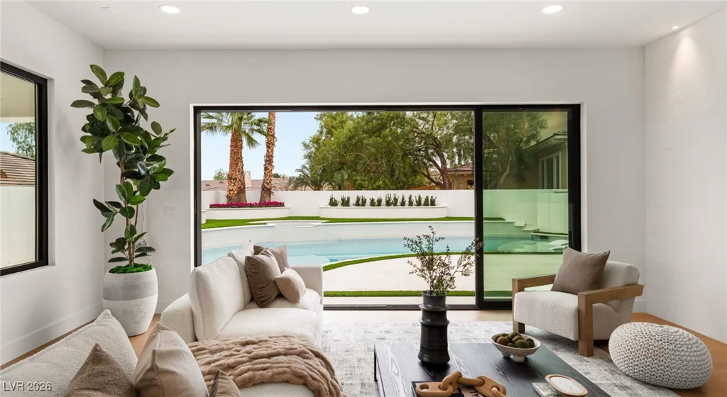 204 Luxaire, Las Vegas, NV 89144