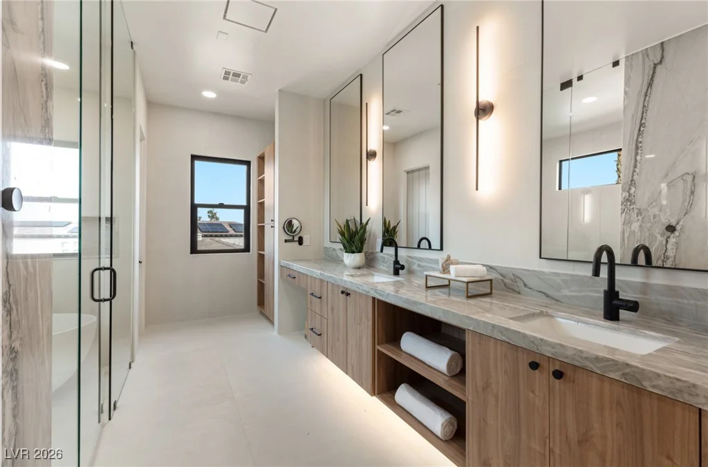 204 Luxaire, Las Vegas, NV 89144
