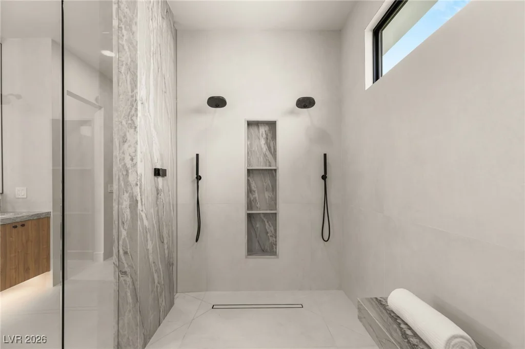 204 Luxaire, Las Vegas, NV 89144