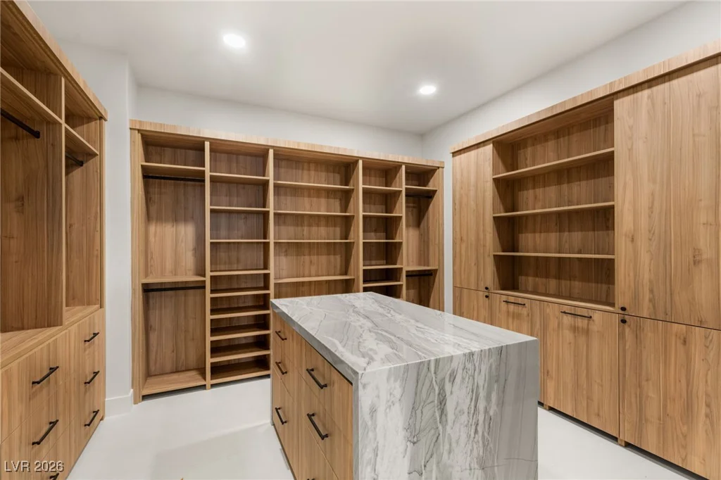 204 Luxaire, Las Vegas, NV 89144