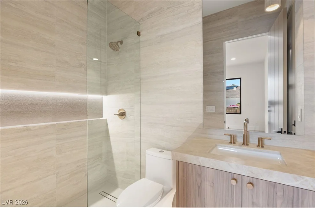 204 Luxaire, Las Vegas, NV 89144
