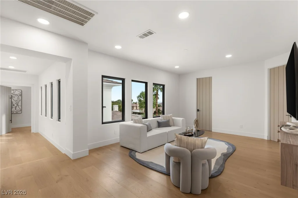 204 Luxaire, Las Vegas, NV 89144