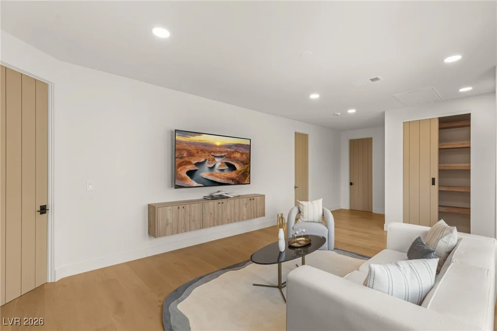 204 Luxaire, Las Vegas, NV 89144
