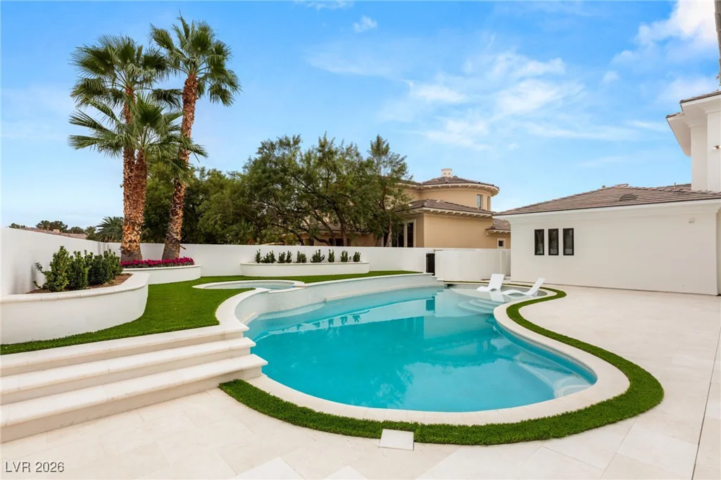 204 Luxaire, Las Vegas, NV 89144