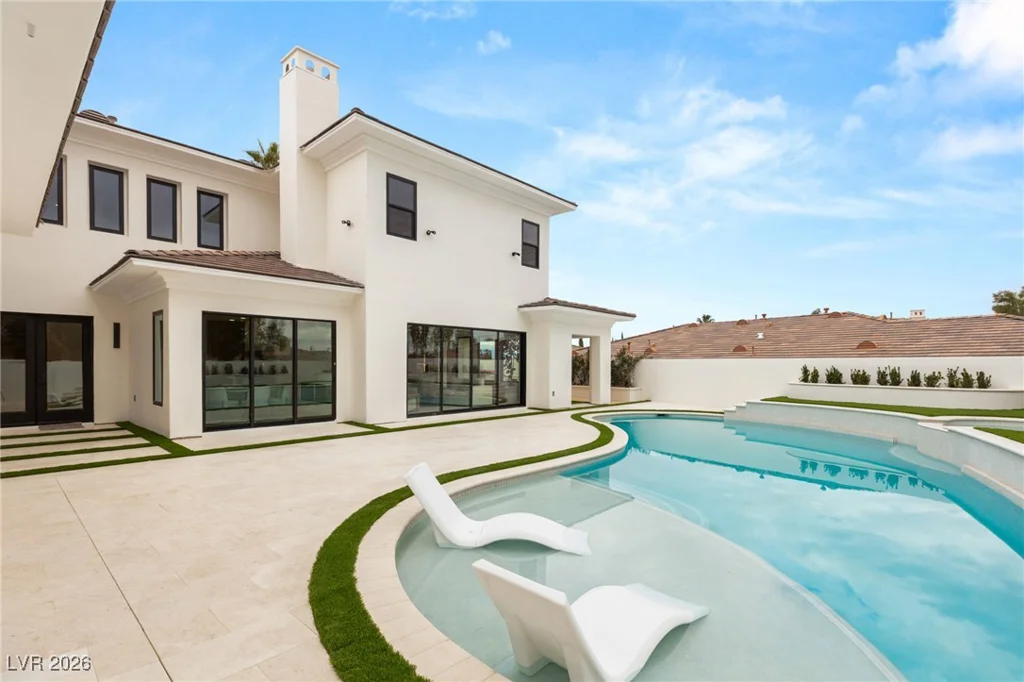 204 Luxaire, Las Vegas, NV 89144