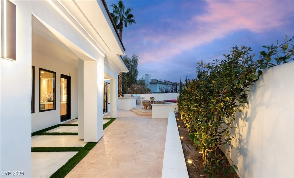 204 Luxaire, Las Vegas, NV 89144