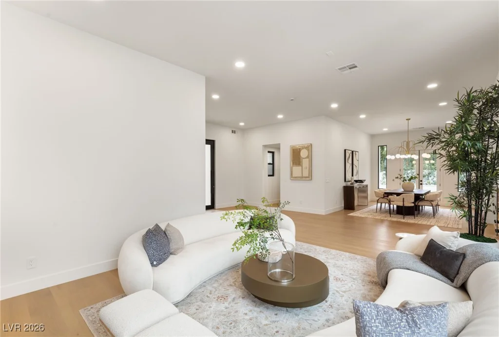 204 Luxaire, Las Vegas, NV 89144