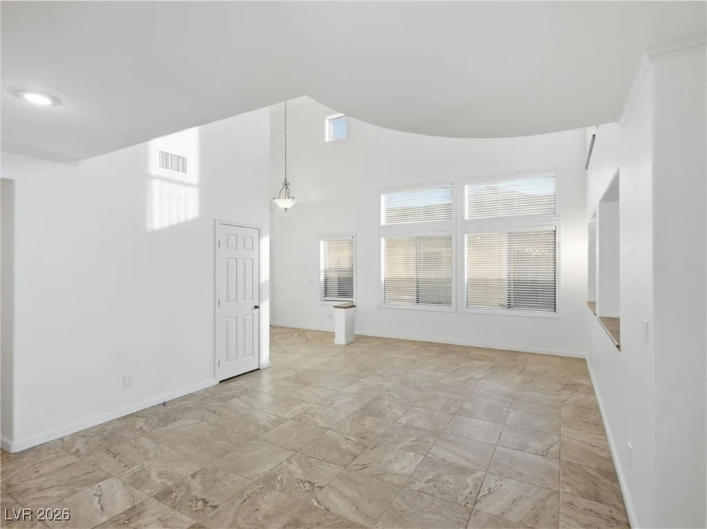 5521 Valley Canyon, Las Vegas, NV 89148