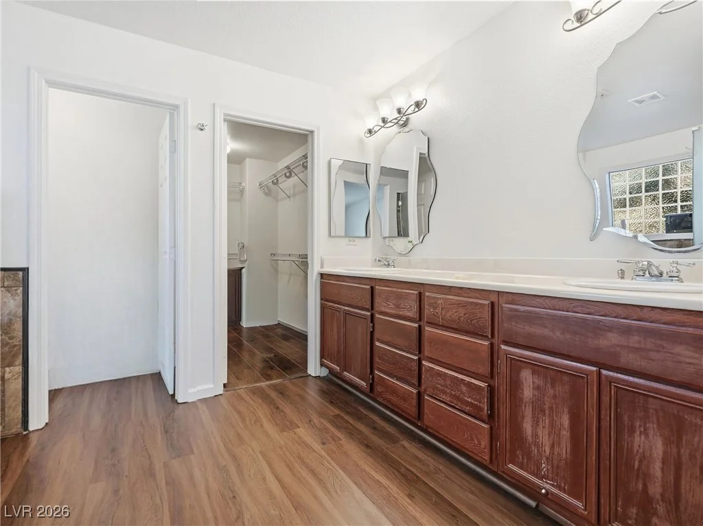 5521 Valley Canyon, Las Vegas, NV 89148