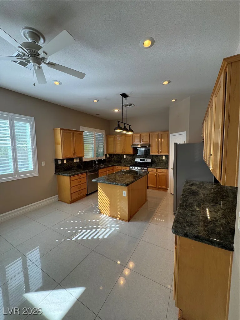 9927 Ridge Manor, Las Vegas, NV 89148