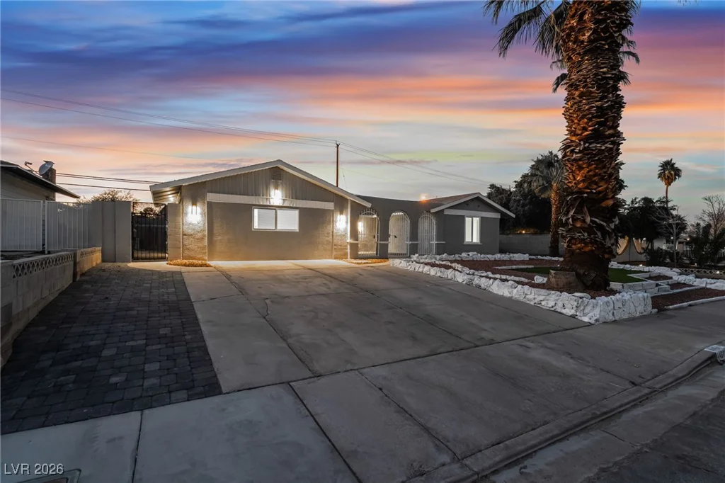 4461 Greenhill, Las Vegas, NV 89121