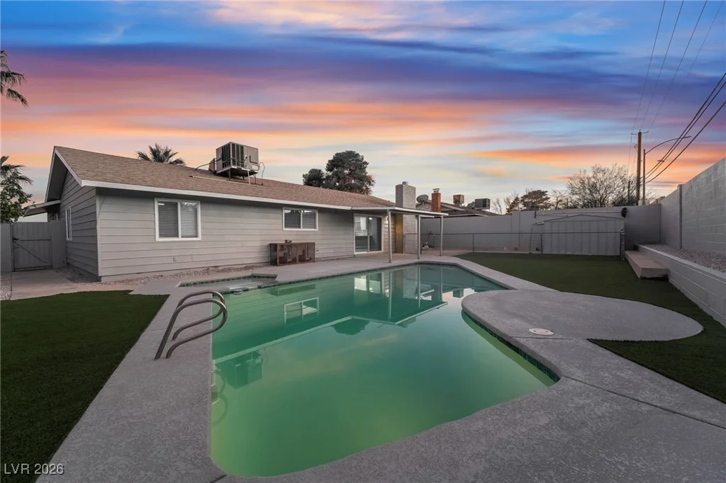 4461 Greenhill, Las Vegas, NV 89121