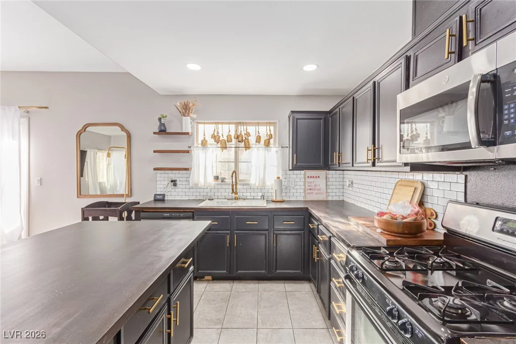 3805 Thomas Patrick, North Las Vegas, NV 89032