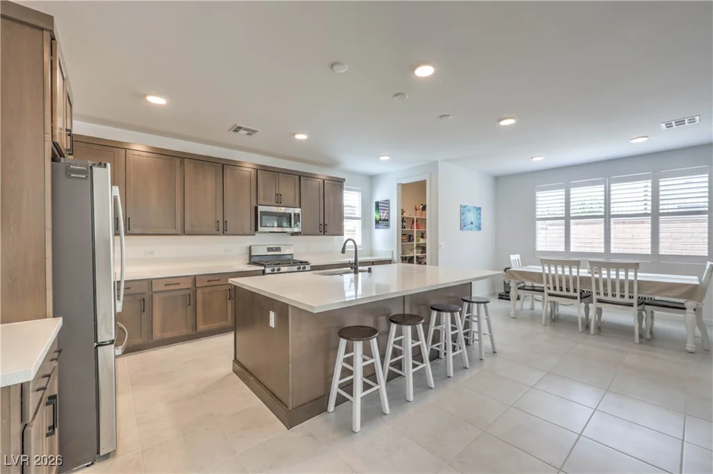 6923 Desert Finch, North Las Vegas, NV 89084