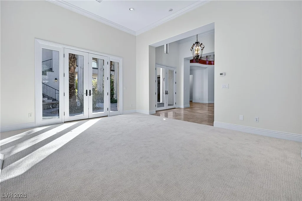3050 American River, Las Vegas, NV 89135