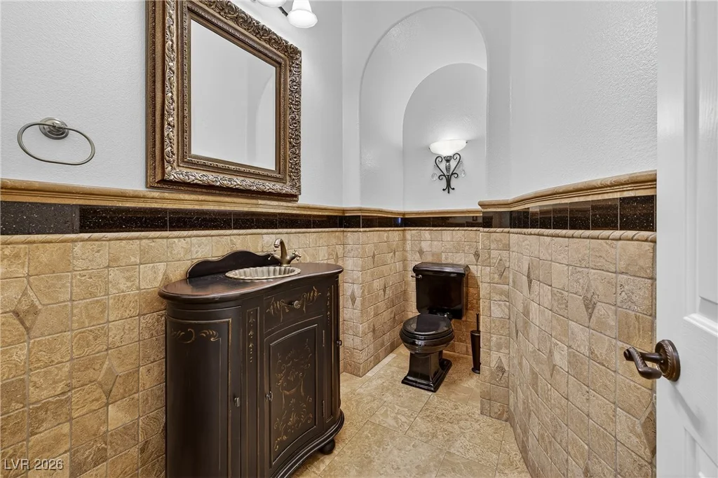 3050 American River, Las Vegas, NV 89135