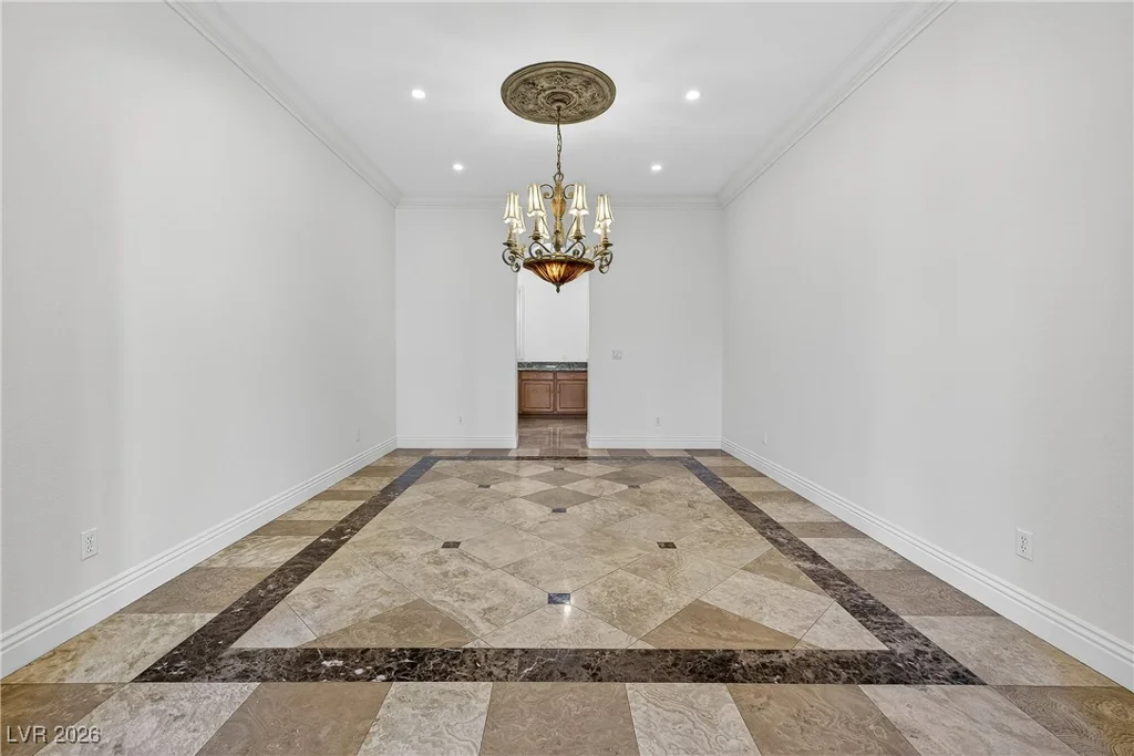 3050 American River, Las Vegas, NV 89135