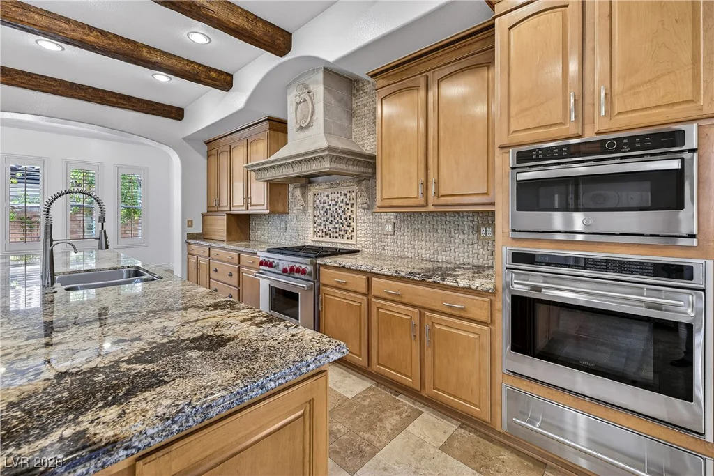 3050 American River, Las Vegas, NV 89135