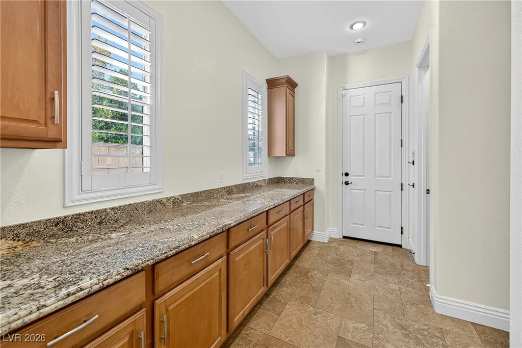 3050 American River, Las Vegas, NV 89135