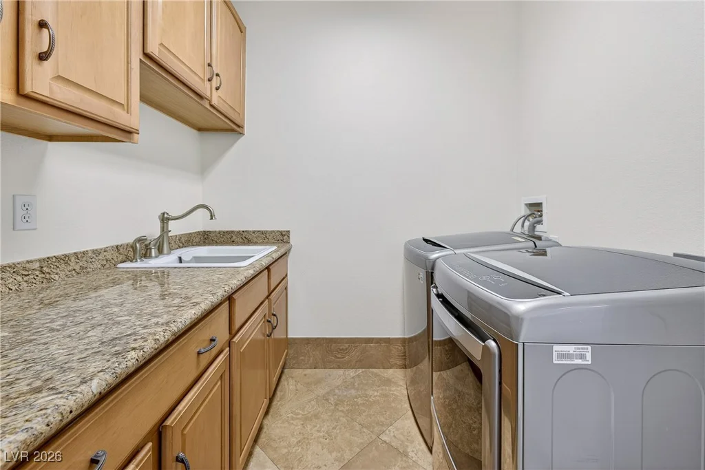 3050 American River, Las Vegas, NV 89135