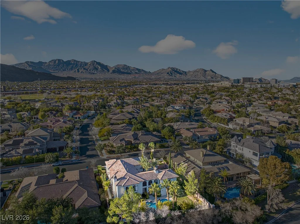 3050 American River, Las Vegas, NV 89135