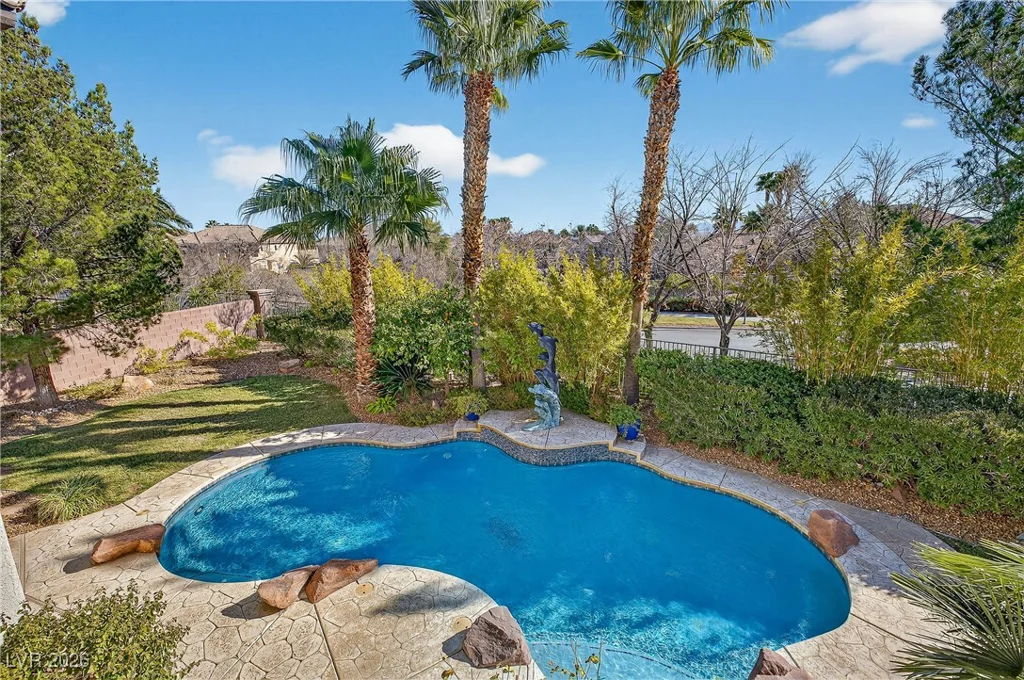 3050 American River, Las Vegas, NV 89135