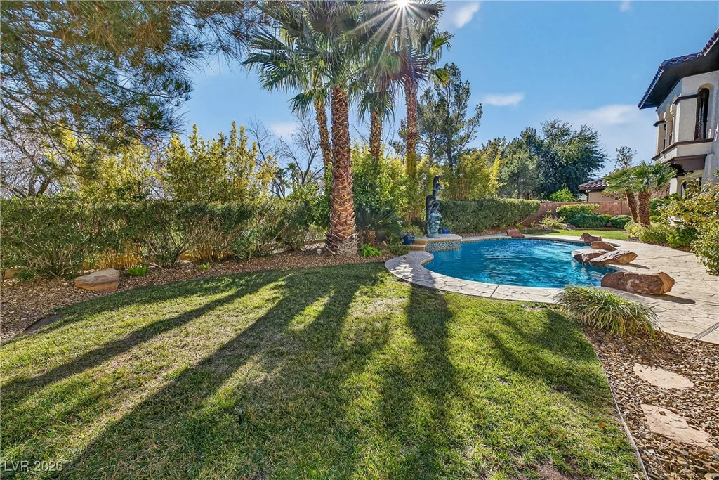 3050 American River, Las Vegas, NV 89135