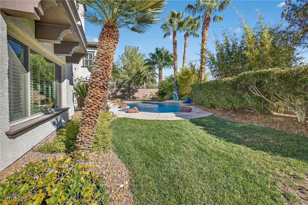 3050 American River, Las Vegas, NV 89135