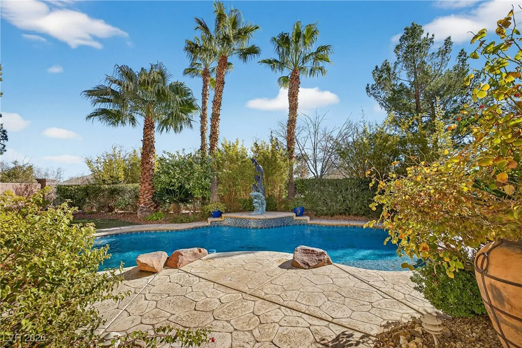 3050 American River, Las Vegas, NV 89135