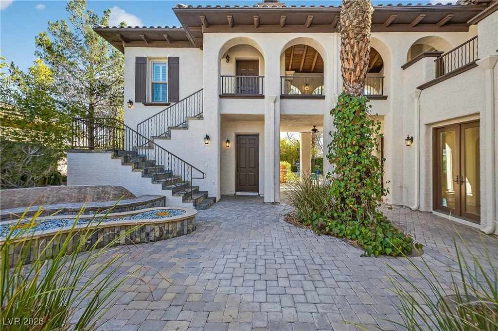 3050 American River, Las Vegas, NV 89135