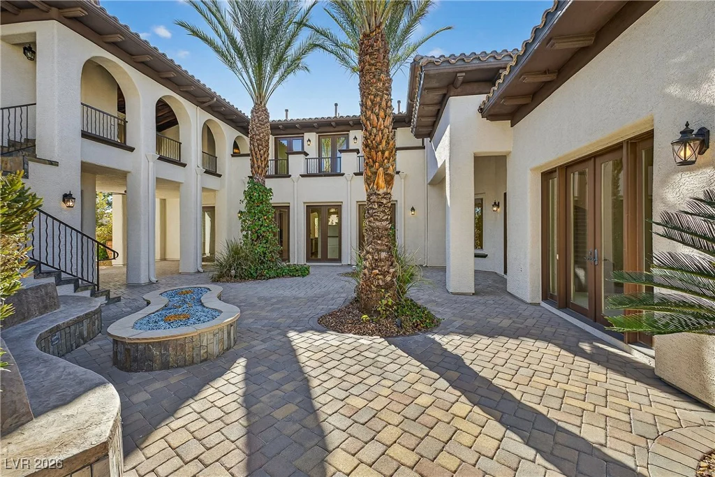 3050 American River, Las Vegas, NV 89135