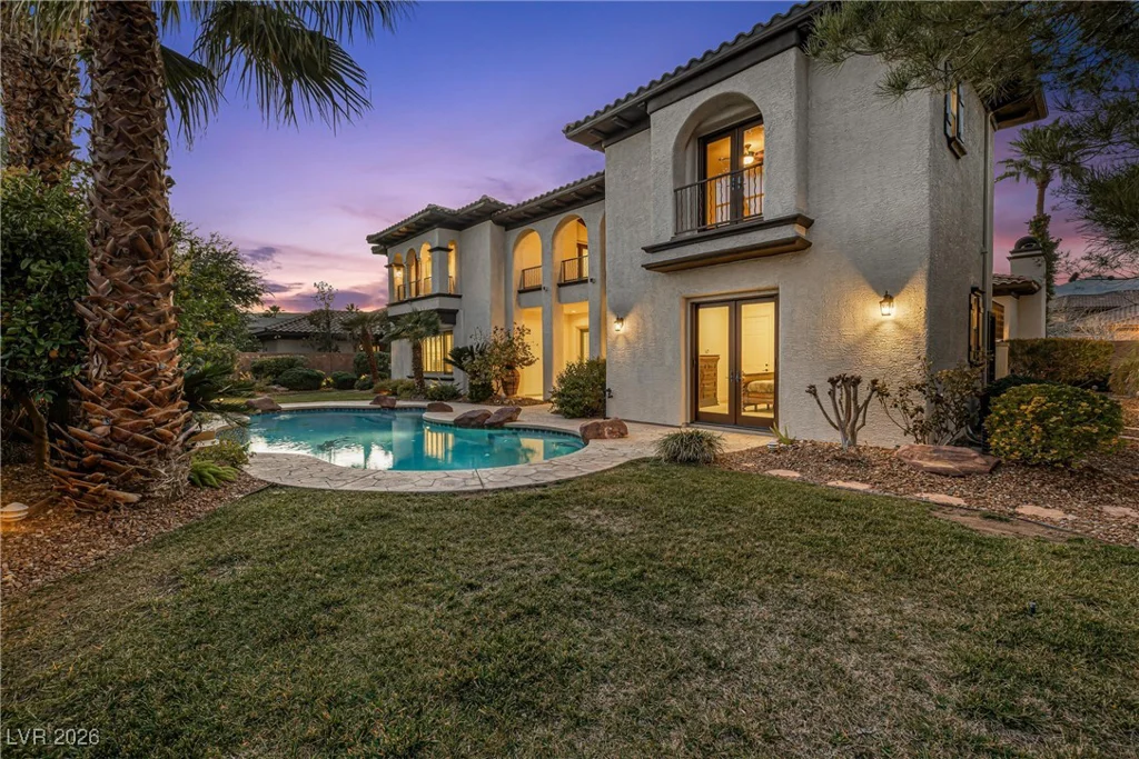 3050 American River, Las Vegas, NV 89135