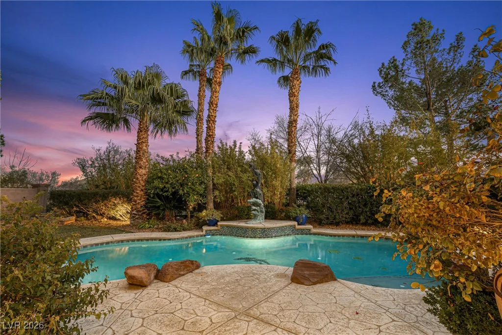 3050 American River, Las Vegas, NV 89135