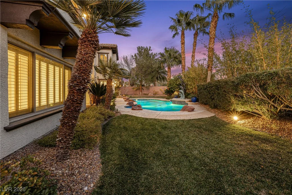 3050 American River, Las Vegas, NV 89135