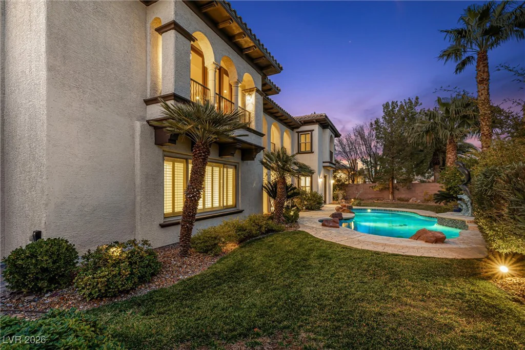 3050 American River, Las Vegas, NV 89135