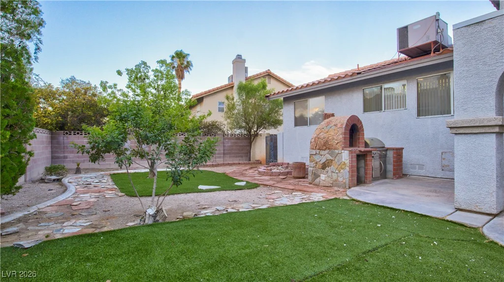 8640 Blissville, Las Vegas, NV 89145