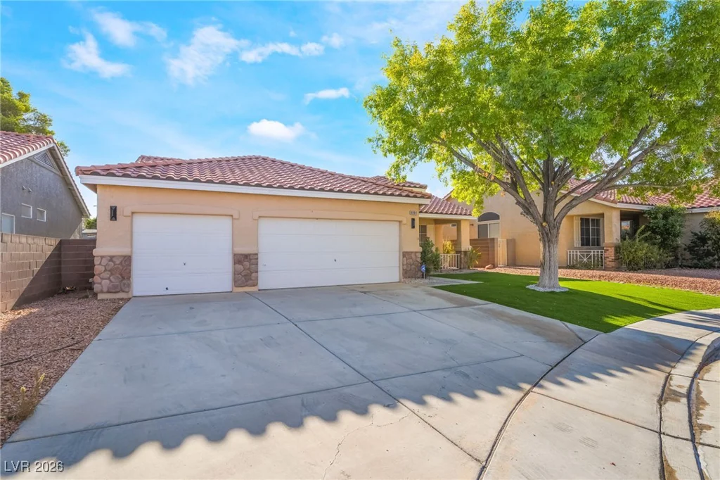 8880 Star Valley, Las Vegas, NV 89123