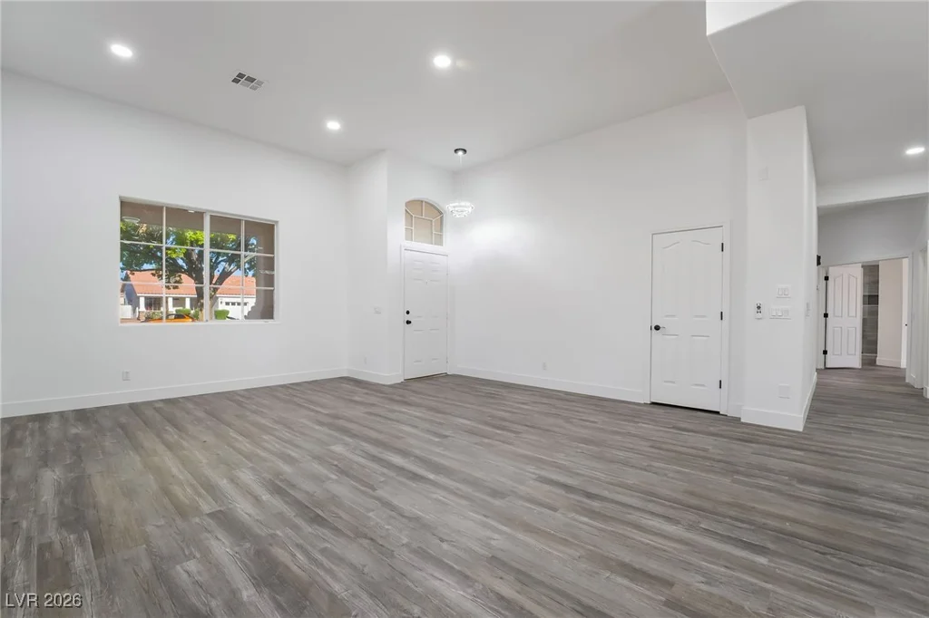 8880 Star Valley, Las Vegas, NV 89123