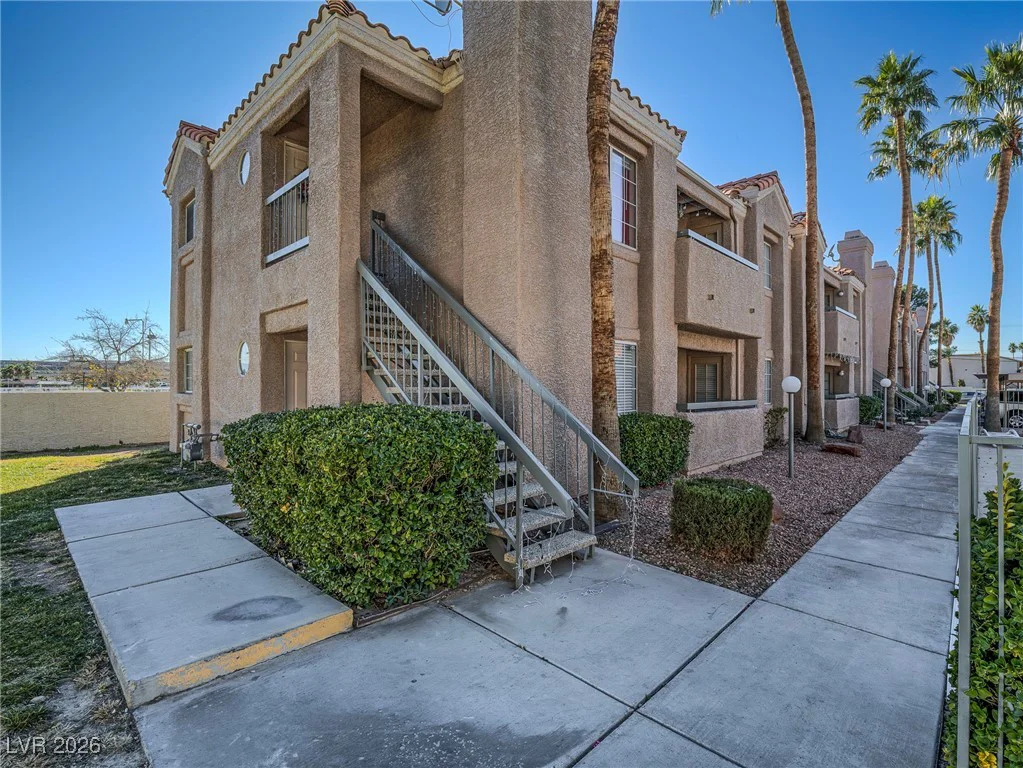 1375 Hacienda, Las Vegas, NV 89119