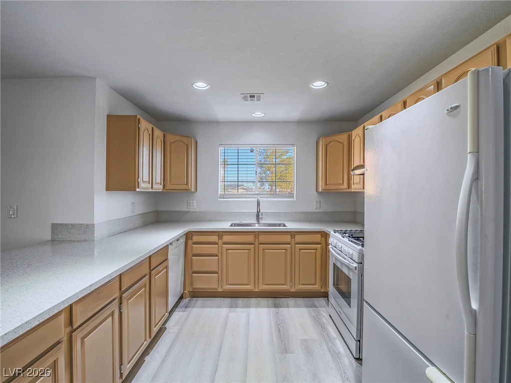 1375 Hacienda, Las Vegas, NV 89119