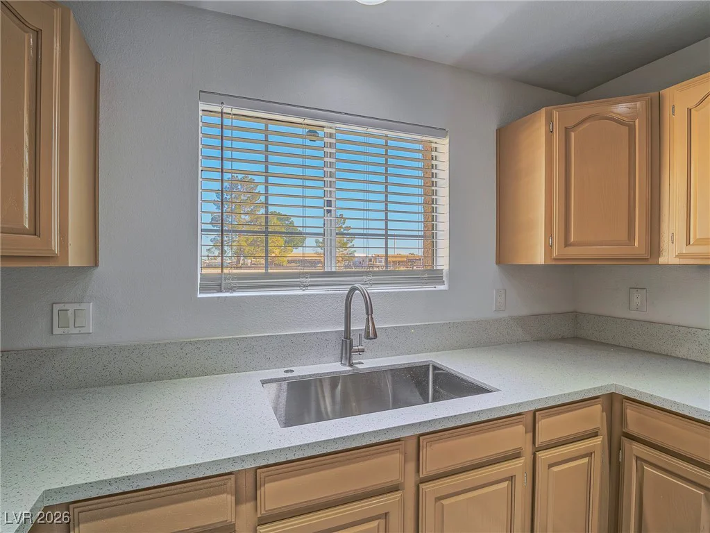 1375 Hacienda, Las Vegas, NV 89119