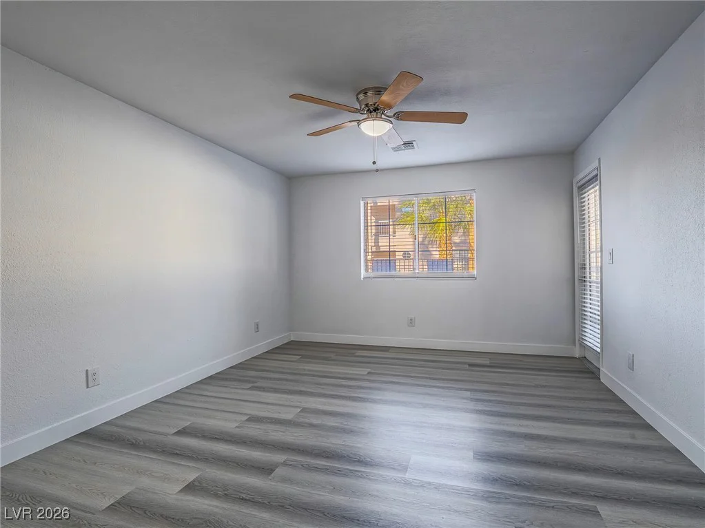 1375 Hacienda, Las Vegas, NV 89119