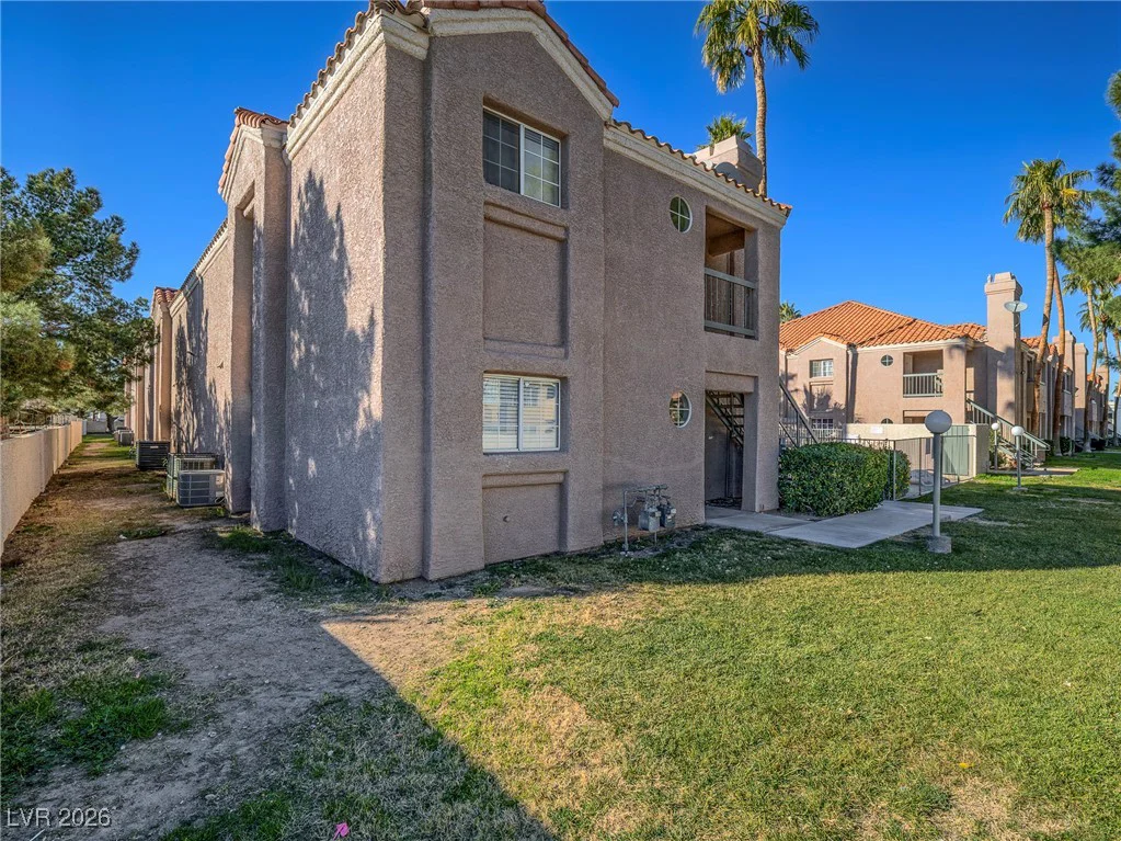1375 Hacienda, Las Vegas, NV 89119