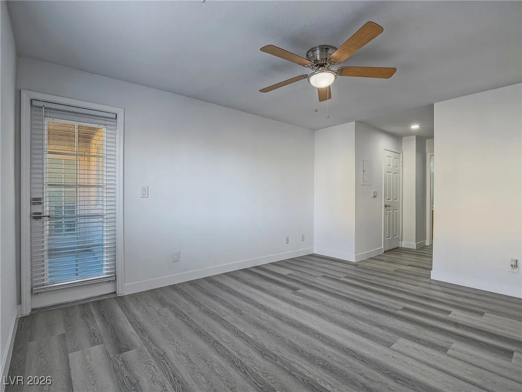 1375 Hacienda, Las Vegas, NV 89119