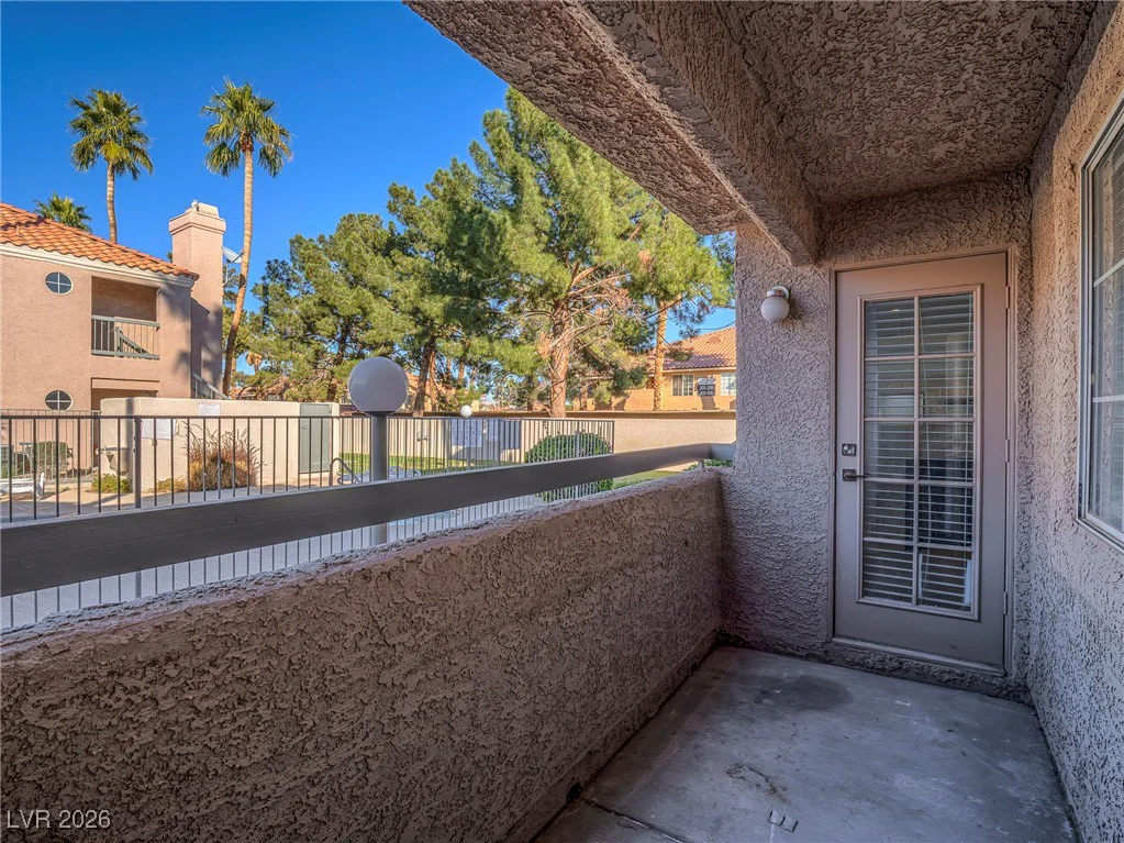 1375 Hacienda, Las Vegas, NV 89119