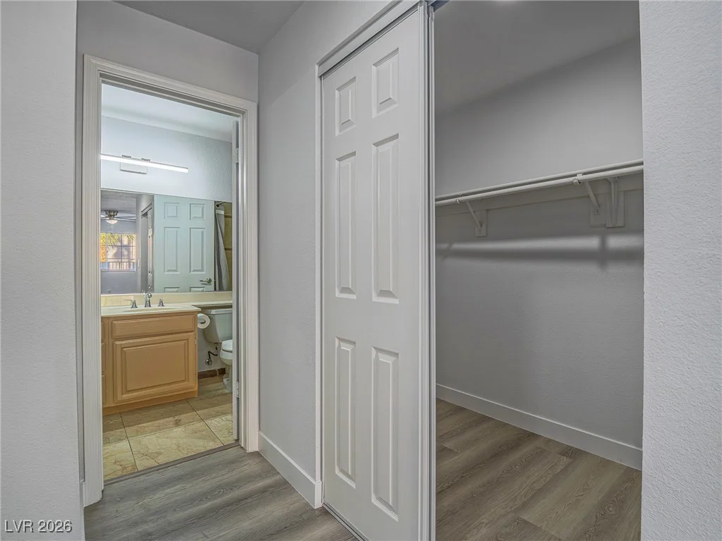 1375 Hacienda, Las Vegas, NV 89119
