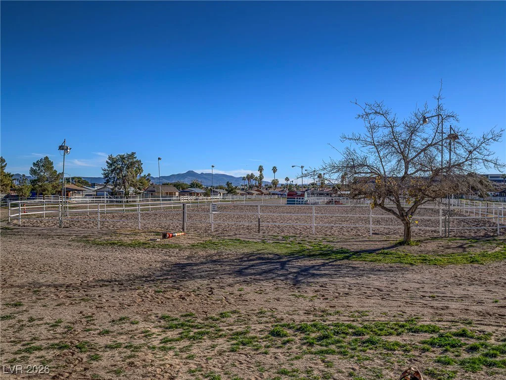 1375 Hacienda, Las Vegas, NV 89119